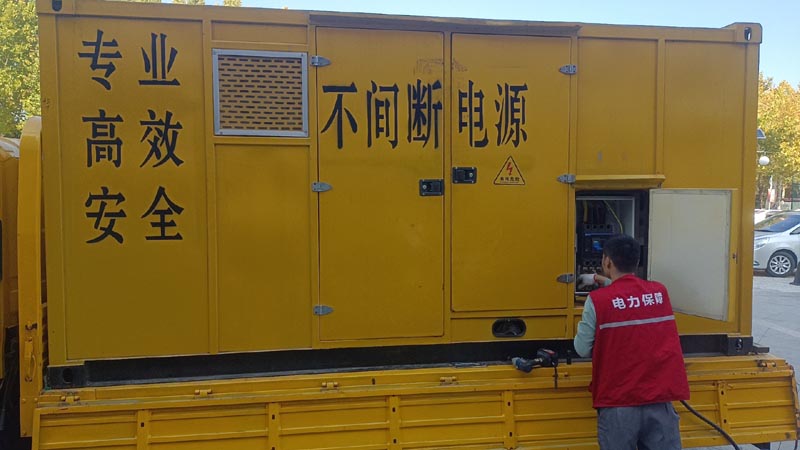 图木舒克柴油发电机组和UPS电源配合使用时，如何避免切换过程中的电力中断？